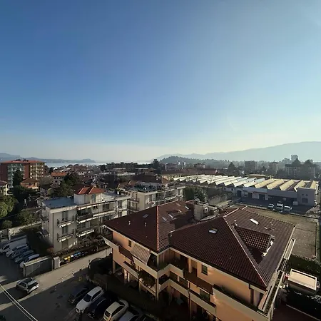 Apartamento Attico Vista Lago, Relax & Wi-fi