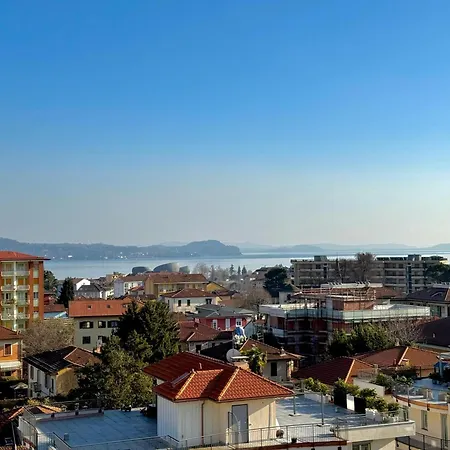 Apartamento Attico Vista Lago, Relax & Wi-fi Intra