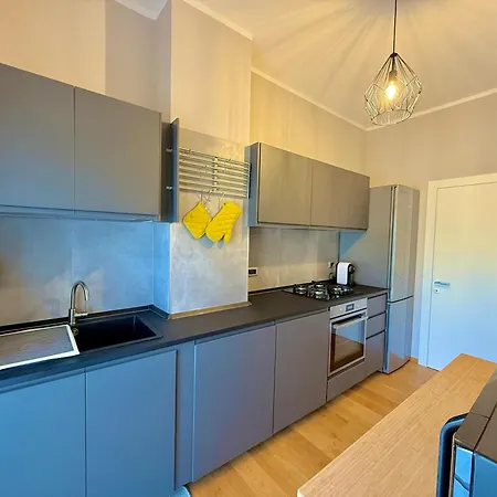 Apartman Attico Vista Lago, Relax & Wi-fi Intra