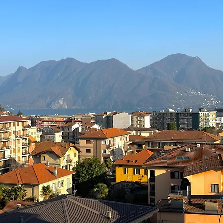 Attico Vista Lago, Relax & Wi-fi شقة