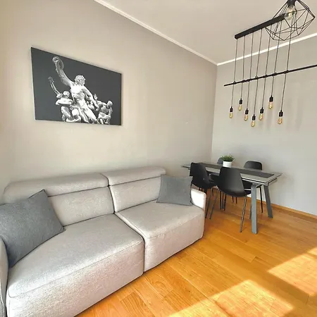 Lejlighed Attico Vista Lago, Relax & Wi-fi Intra