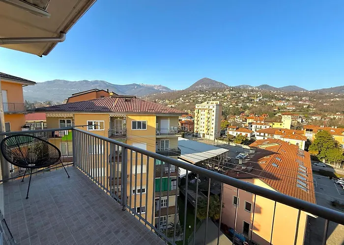 Attico Vista Lago, Relax & Wi-fi Lejlighed